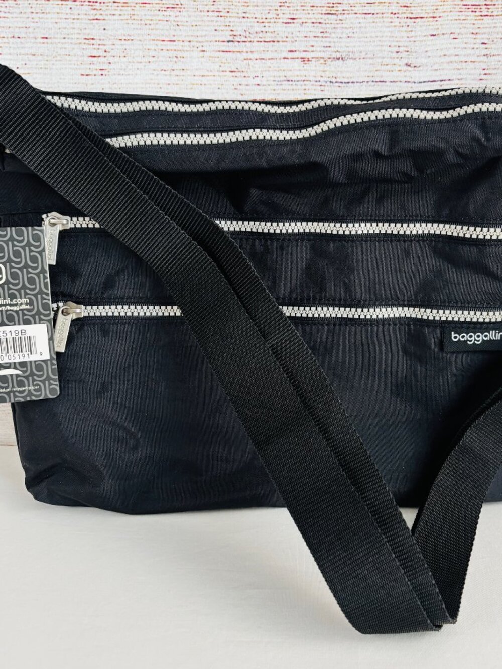 Baggallini Crossbody Nylon Bag Black 4 Zip Pockets